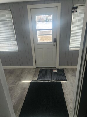 Interior - cozy stay in Spirit River, near shops and Dunvegan Provincial Park. (Spirit River)