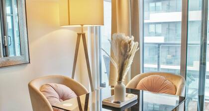 Upscale Toronto Condo | Monthly Stay