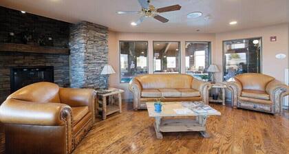 Pinedale Hotel & Suites