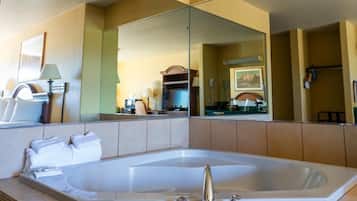 Suite, 1 cama King size, para no fumadores, vista a la montaña | Baño