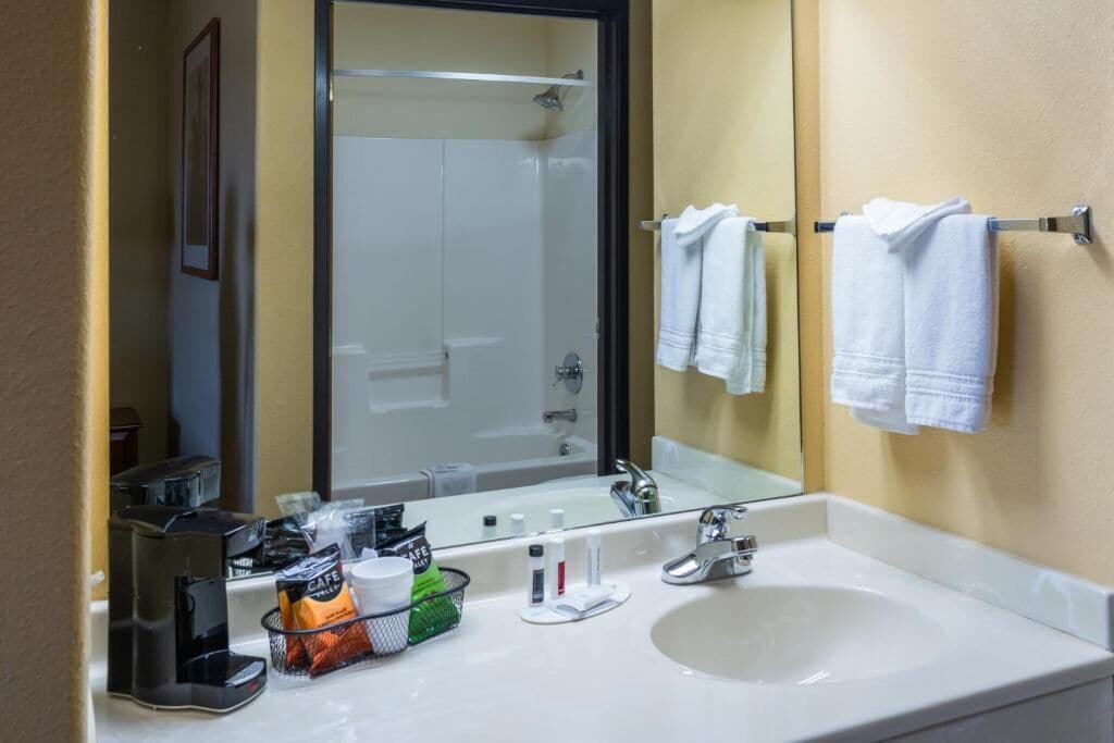 Suite, 1 King-Bett, Nichtraucher, Bergblick | Badezimmer