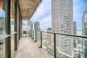 Apartment, Balcony, City View | Kawasan hartanah