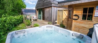 Lavender Lodge•1BR•Hot Tub• Sauna• Black Mountain