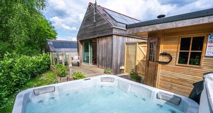 Lavender Lodge•1BR•Hot Tub• Sauna• Black Mountain