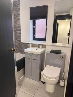 Hair dryer - 2BR · Sleeps 4 · Albion Gate · Glasgow City Centre (Glasgow)