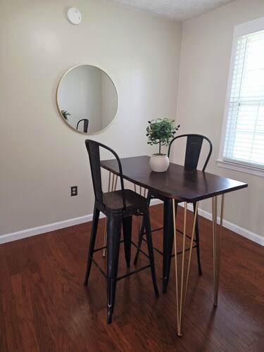 2-bedroom apartment in gorgeous downtown London, Ky
