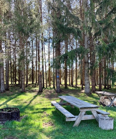 Outdoor dining. Tempest Ranch Camp is perfect for nature lovers. Close to Watkins Glen.