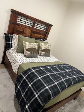 Room - Unit 70 Brand new 3-bedroom pre manufactured home with AC in Dry Creek Basin  (Redvale)