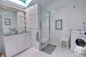 Bathroom - Le Petit Ploëzalais - PLOEZAL (PLOEZAL)