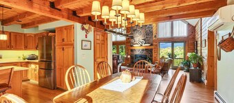 Secluded 4-bedroom Log Cabin with Mt. Monadnock views. with AC