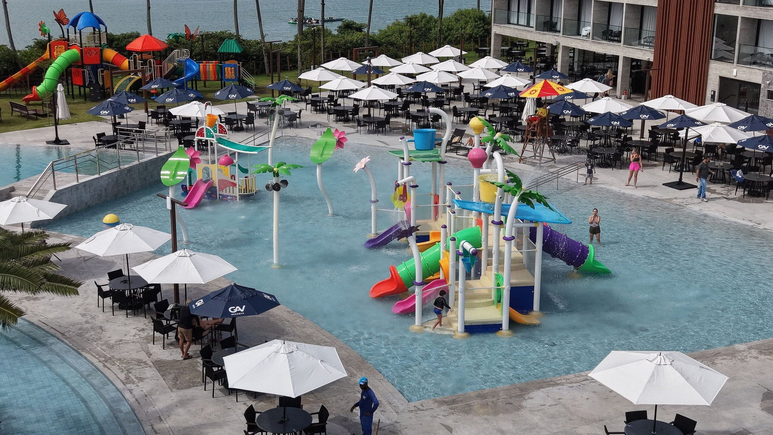 15 outdoor pools