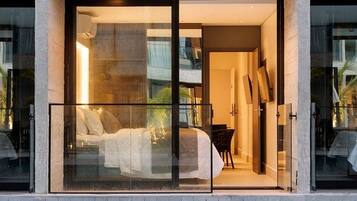 Apartment (Apartamento Térreo Pé na Piscina)