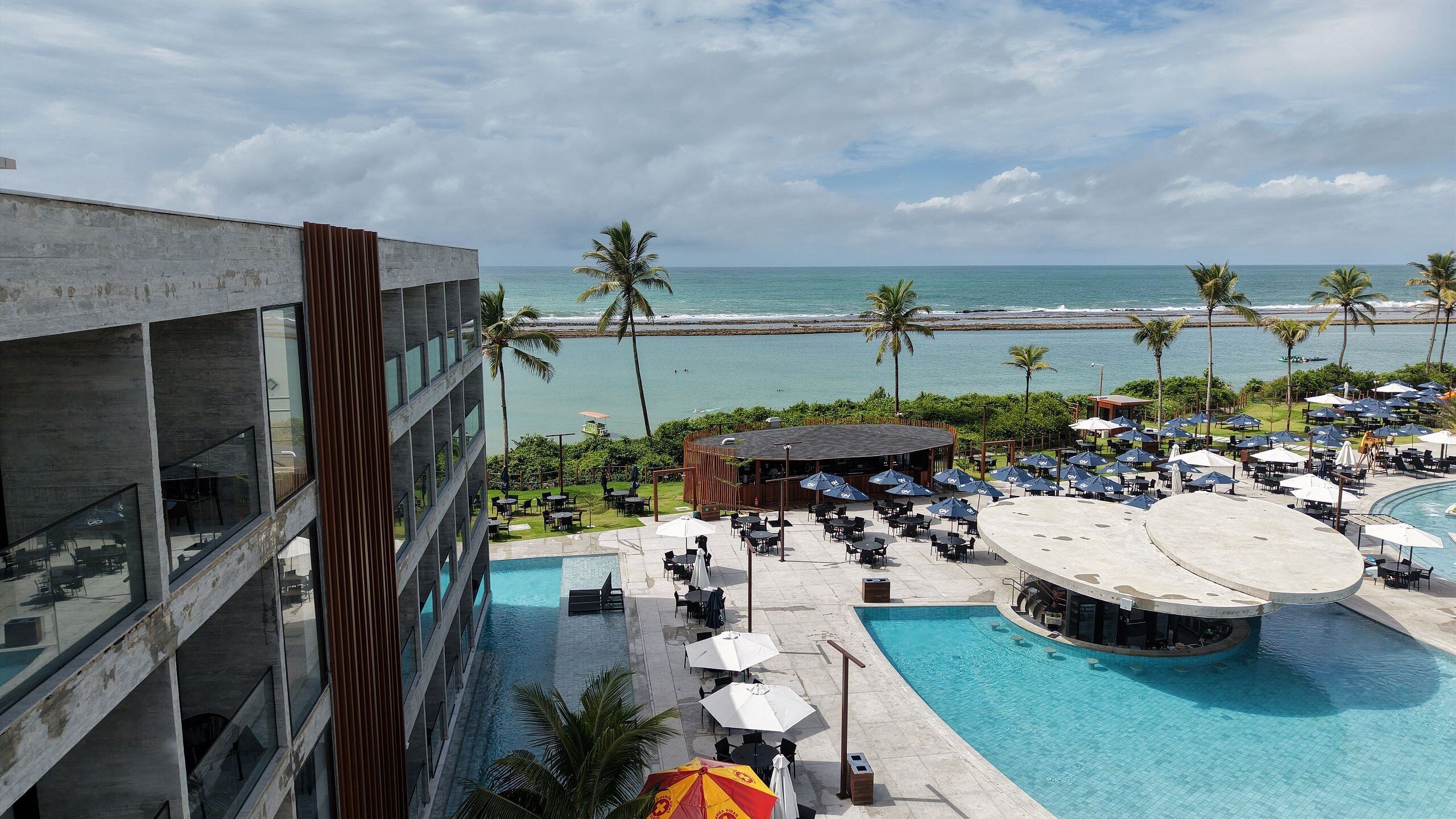 15 piscinas externas