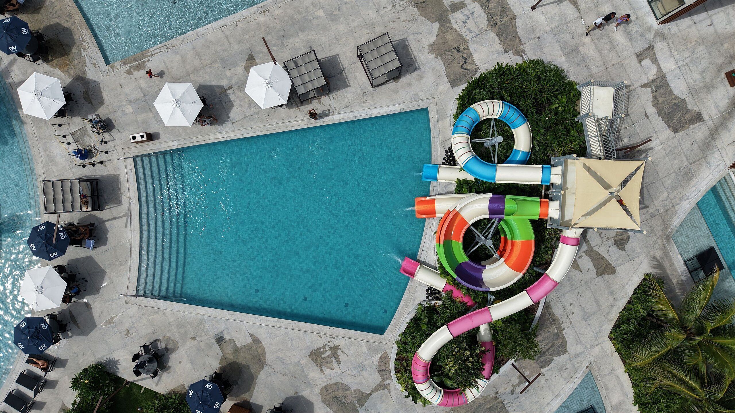15 outdoor pools