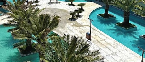 15 outdoor pools