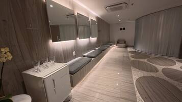 Sauna, baño turco, 1 sala de tratamientos