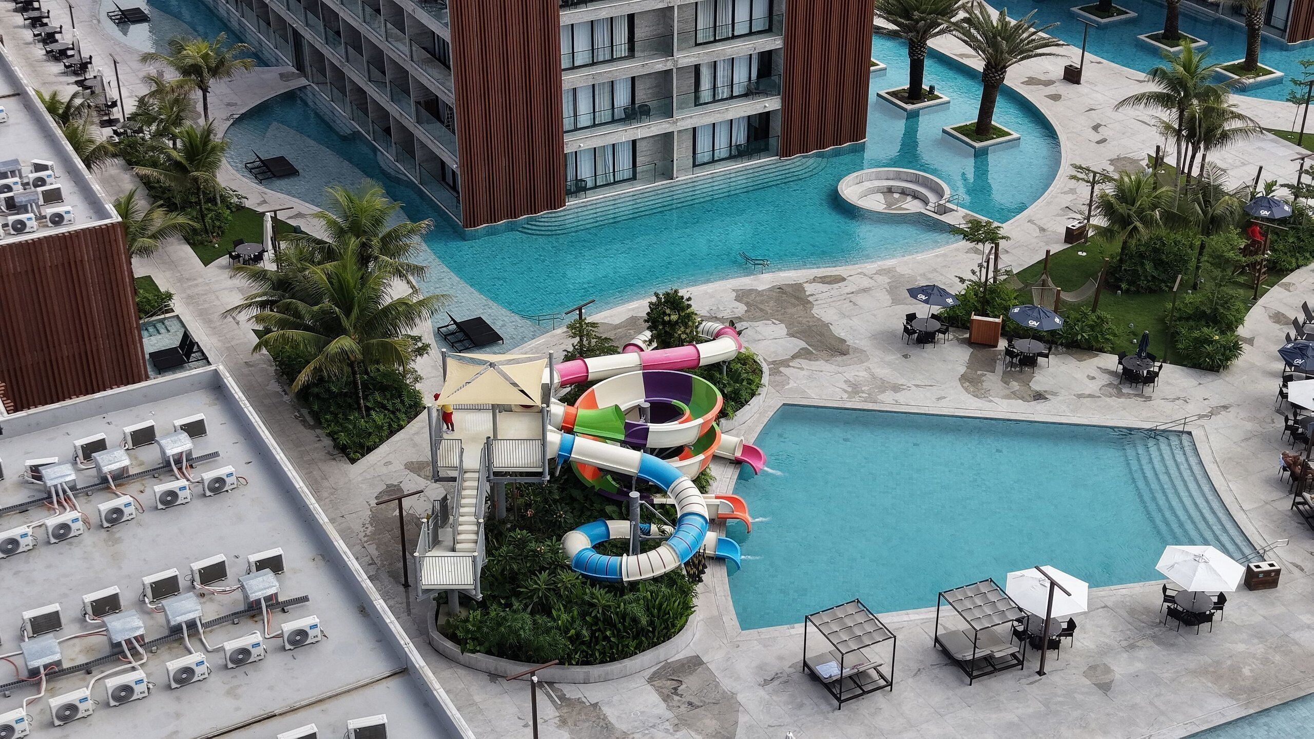 15 outdoor pools
