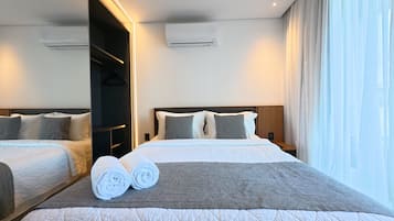 Premium bedding, minibar, laptop workspace, free WiFi