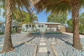 Exterior - Tropical Pool Oasis. Near beach, Wilton Manors and Fort Lauderdale (Fort Lauderdale)