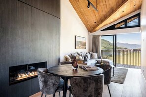 Interior - Clubhouse Lane 210, Golfside  Free Parking  AC (Jacks Point)
