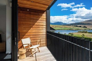 Terrace/patio - Clubhouse Lane 113 Golfside Free Parking AC (Jack's Point)
