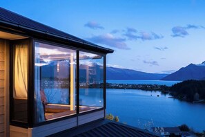 Exterior - Earnslaw Terrace Luxury Villa-Hot Tub & Lake Views (Queenstown)