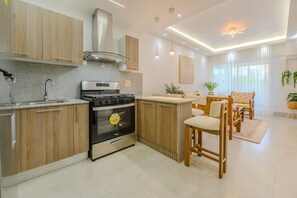 Comfort-Apartment | Eigene Küche | Kühlschrank, Mikrowelle, Kochgeschirr/Geschirr/Besteck