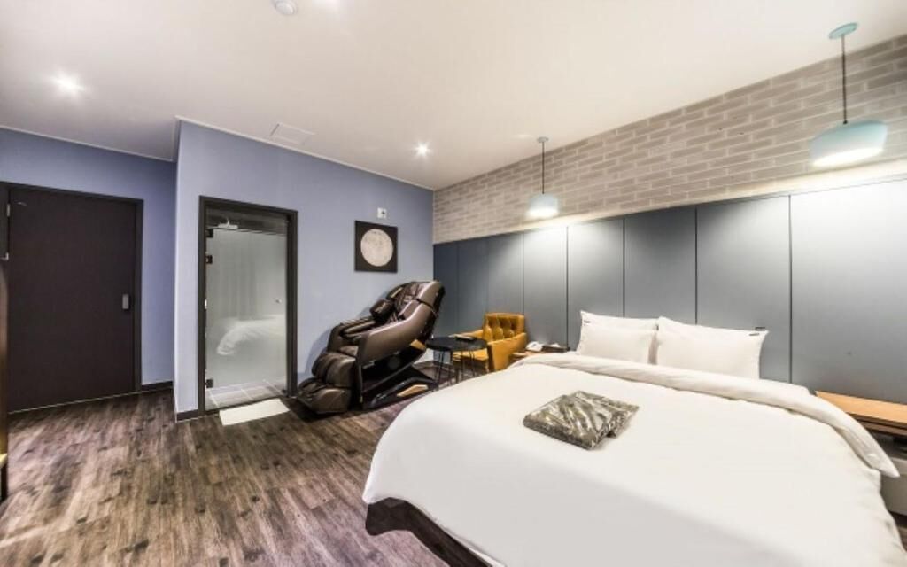 Suite, Non Smoking, City View | Desk, laptop workspace, blackout curtains, free WiFi