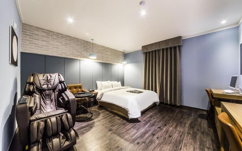 Suite, Non Smoking, City View | Desk, laptop workspace, blackout drapes, free WiFi