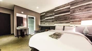 Deluxe Double Room, Non Smoking, City View | Desk, laptop workspace, blackout curtains, free WiFi