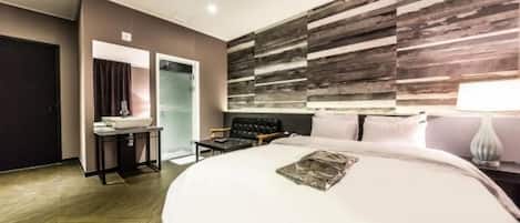 Deluxe Double Room, Non Smoking, City View | Desk, laptop workspace, blackout drapes, free WiFi