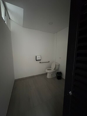 Hair dryer, towels, soap, toilet paper - Apartment North Cali near airport (Cali)