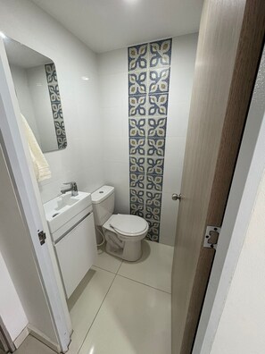 Hair dryer, towels, soap, toilet paper - Apartment North Cali near airport (Cali)