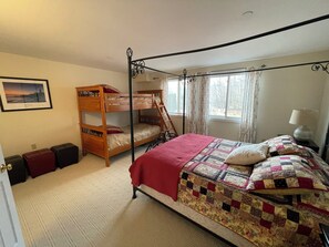 2 bedrooms, WiFi, bed sheets - Riverfront Serenity at South Peak, Patio Overlooking the Pemi River (Lincoln)