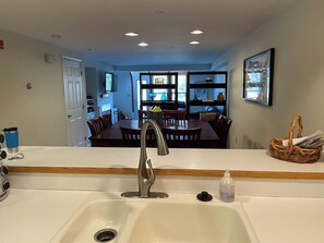 Private kitchen - Riverfront Serenity at South Peak, Patio Overlooking the Pemi River (Lincoln)