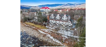 Riverfront Serenity at South Peak, Patio Overlooking the Pemi River