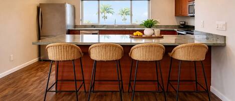 Micro-ondes, four, plaque de cuisson, lave-vaisselle