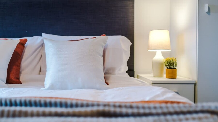 Modern 2-bed Flat in Central Leeds - Sleeps 6