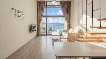 Basic Room, 1 Bedroom (203 (Ocean View, Pet-Friendly)) | 1 bedroom, free WiFi