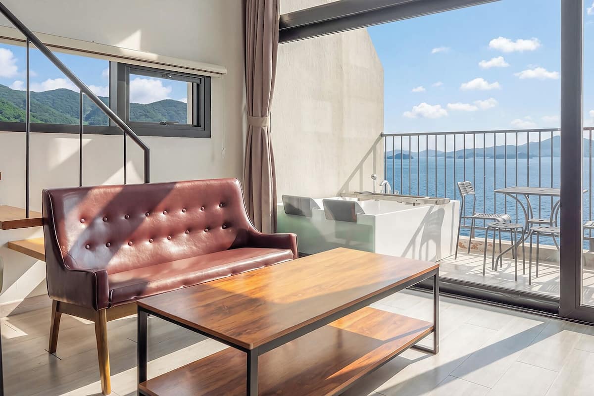 Basic Room, 1 Bedroom (301 (Spa, Pet-Friendly))