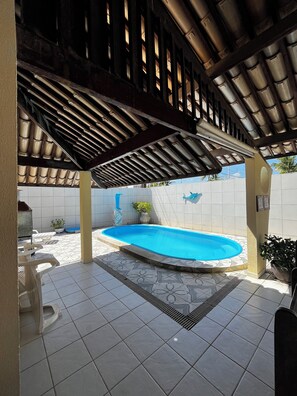 Pool - Cozy house in a gated community in Barra de São Miguel - 100 meters from the beach. (Barra de São Miguel)