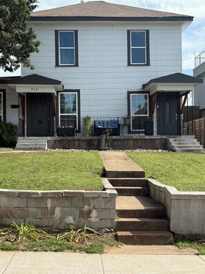 Exterior - Cozy 1-bedroom apartment in serene Oklahoma City with AC (Oklahoma City)