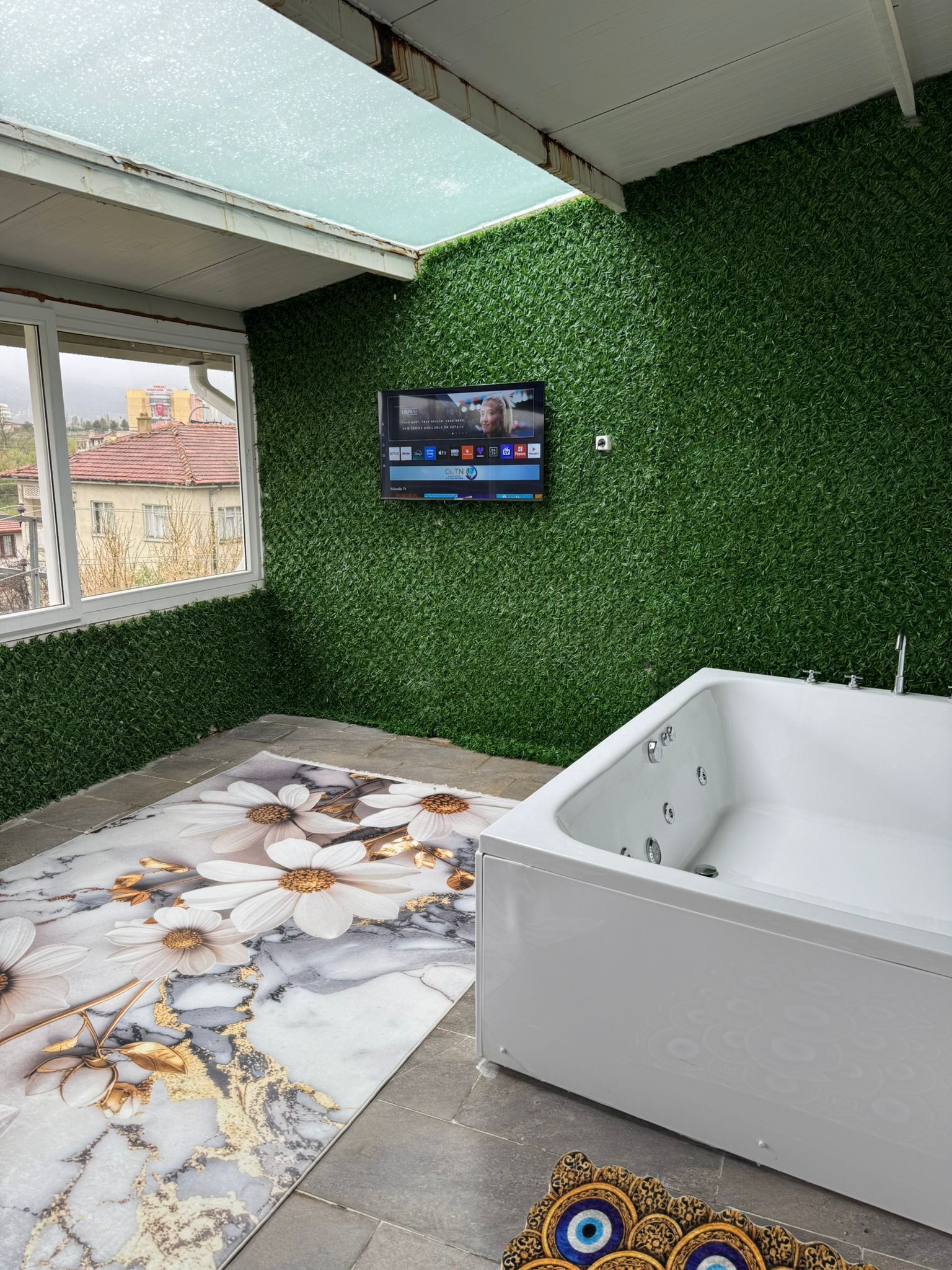 Deluxe Penthouse, Balcony, Park View