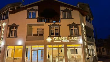 المنشأة من الخارج