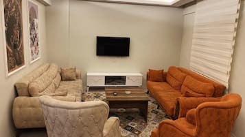 Deluxe Penthouse, Balcony, Park View | Living area