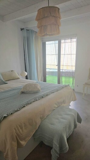 Room - "OasisLajares" charming house with swimming pool and exotic garden in Lajares. (Lajares)