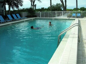 Pool - Beachfront 2-bedroom  2-bath upper level condo in charming Captiva island. (Captiva)