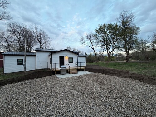Newly Remodeled Creekside Bungalow on 3 acres with private Beach/Creek access