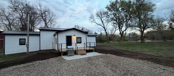  Newly Remodeled Creekside Bungalow on 3 acres with private Beach/Creek access