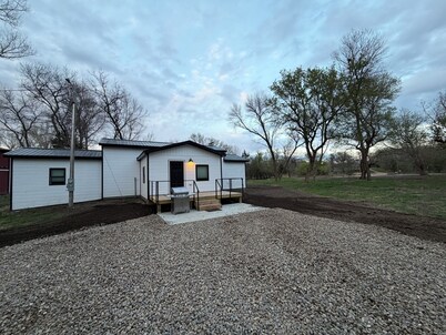  Newly Remodeled Creekside Bungalow on 3 acres with private Beach/Creek access